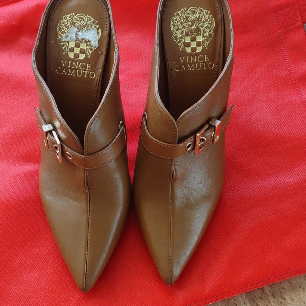 Vince Camuto Tan Leather Ankle Booties, in Good Condition.